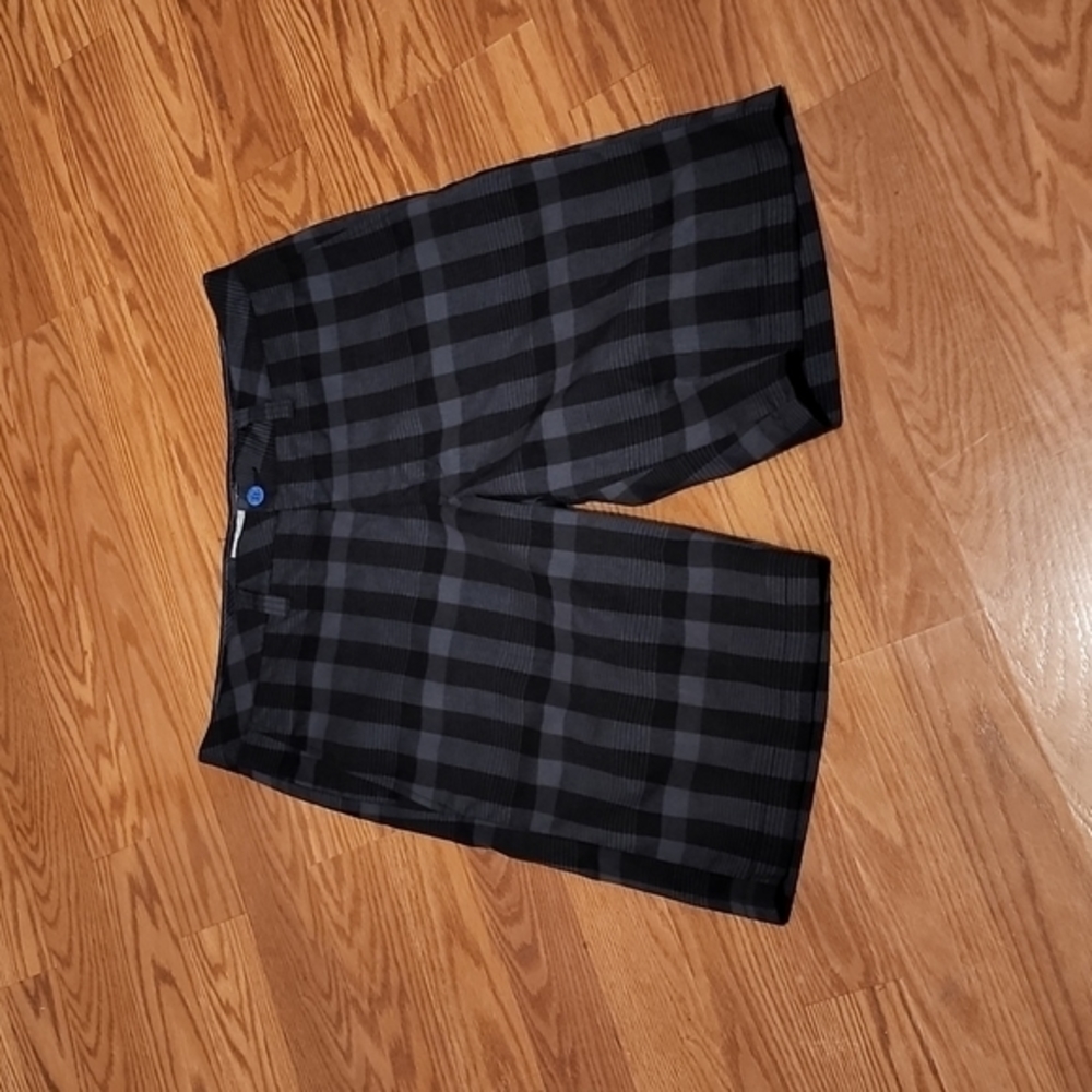Travis‎ Mathew shorts size 34